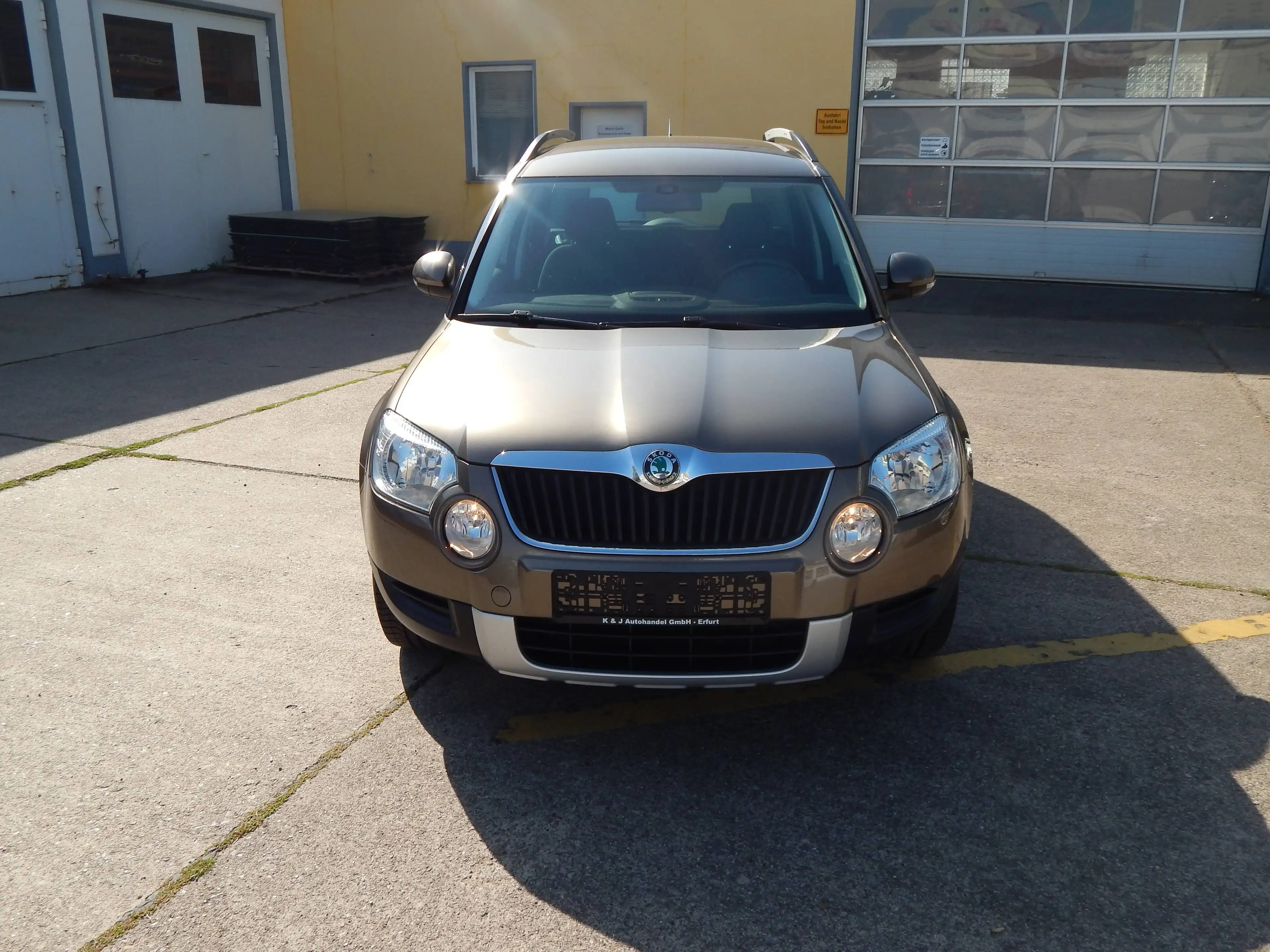 Skoda Yeti Adventure*1.HAND*LM*PDC*90 TKM*SITZHEIZUNG*KLIMAAUT*TOP* — photo 2