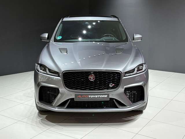 Jaguar F-Pace F-PACE P550 SVR, Pano, Meridian, AHK, 22 Zoll