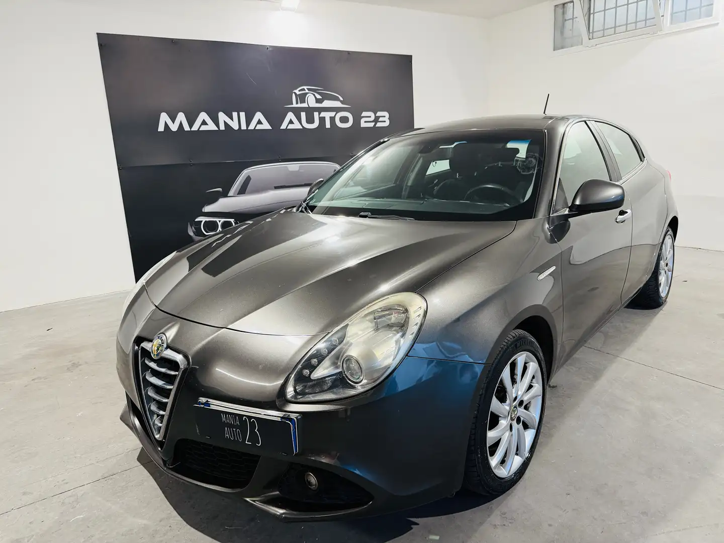 Alfa Romeo Giulietta Giulietta 1.6 jtdm(2)*105 CV*NEOPATENTATI* Grijs - 1