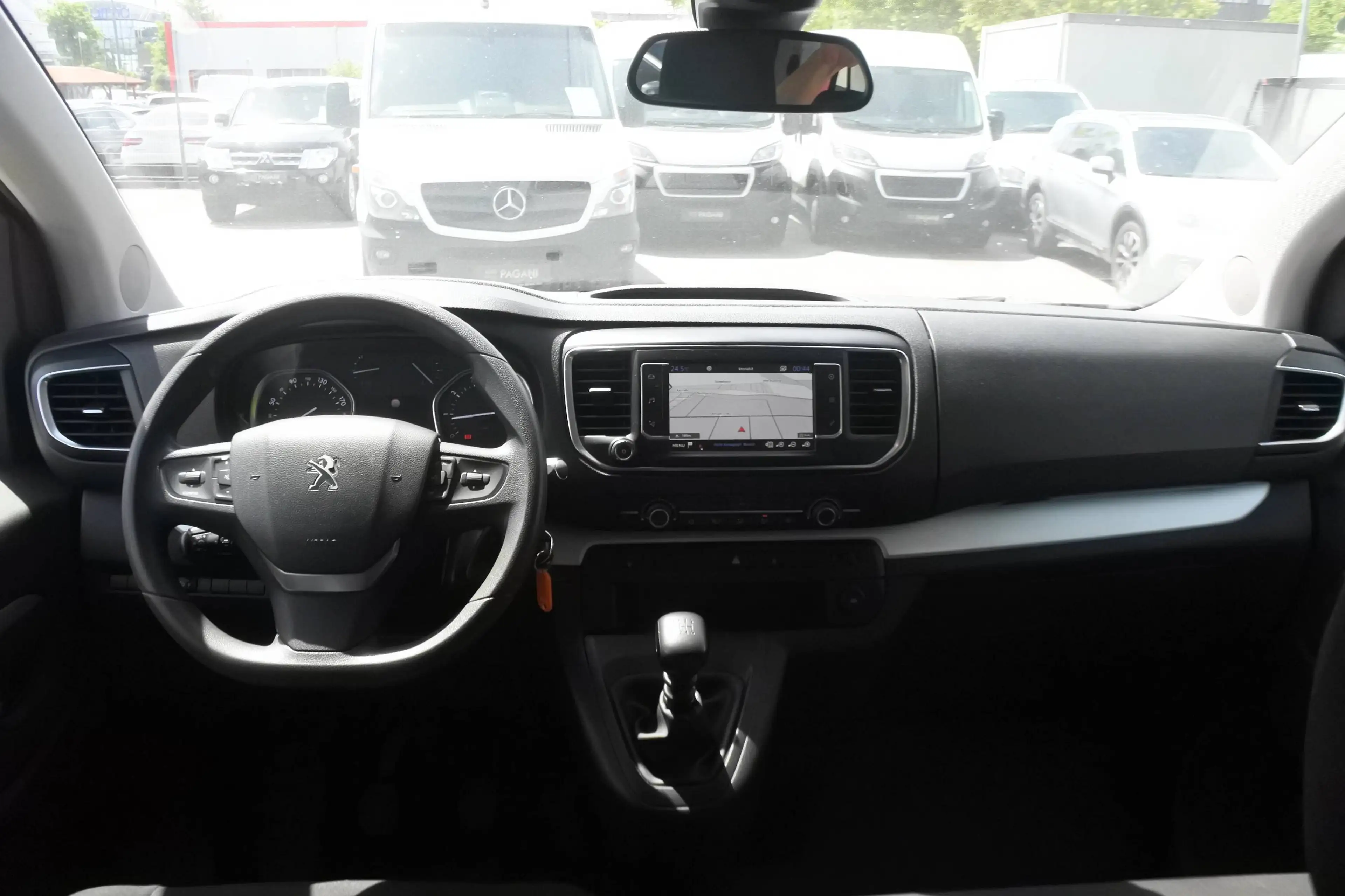 Peugeot Traveller Traveller Allure L2 BlueHDI 150/9 SITZE/NAVI/AHK/ — photo 9