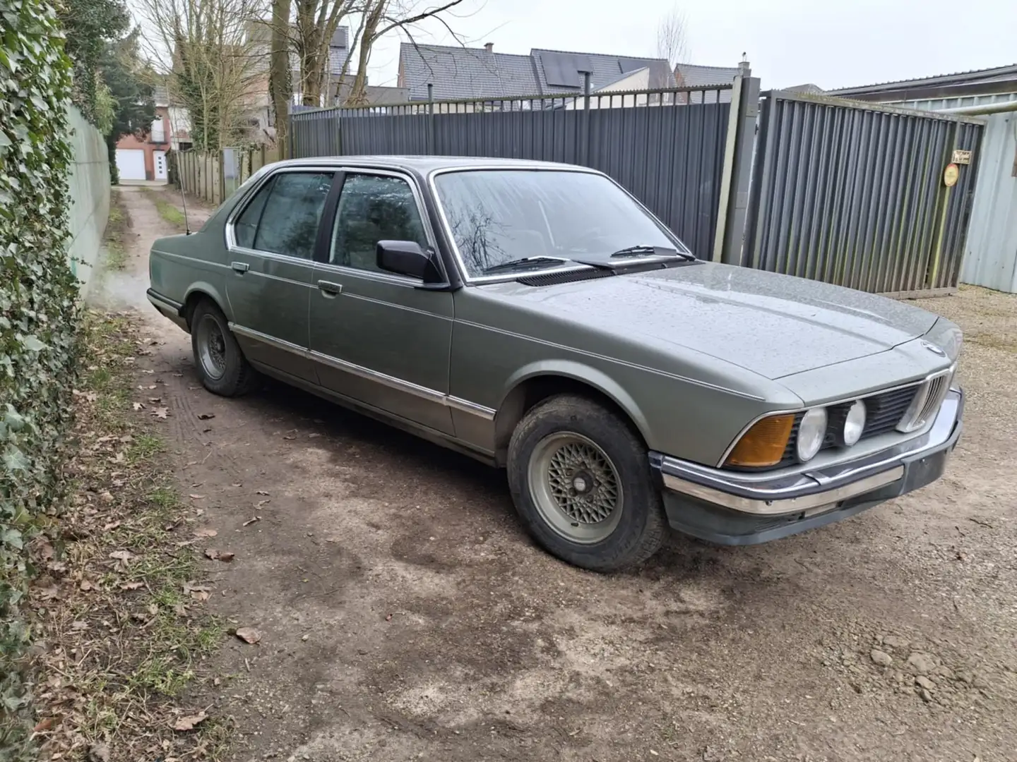 BMW 728 i - 1