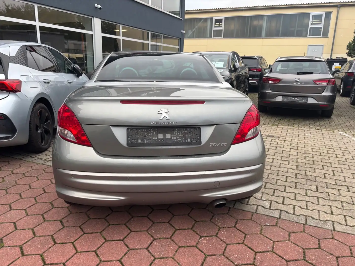 Peugeot 207 CC Cabrio-Coupe Allure Grau - 2