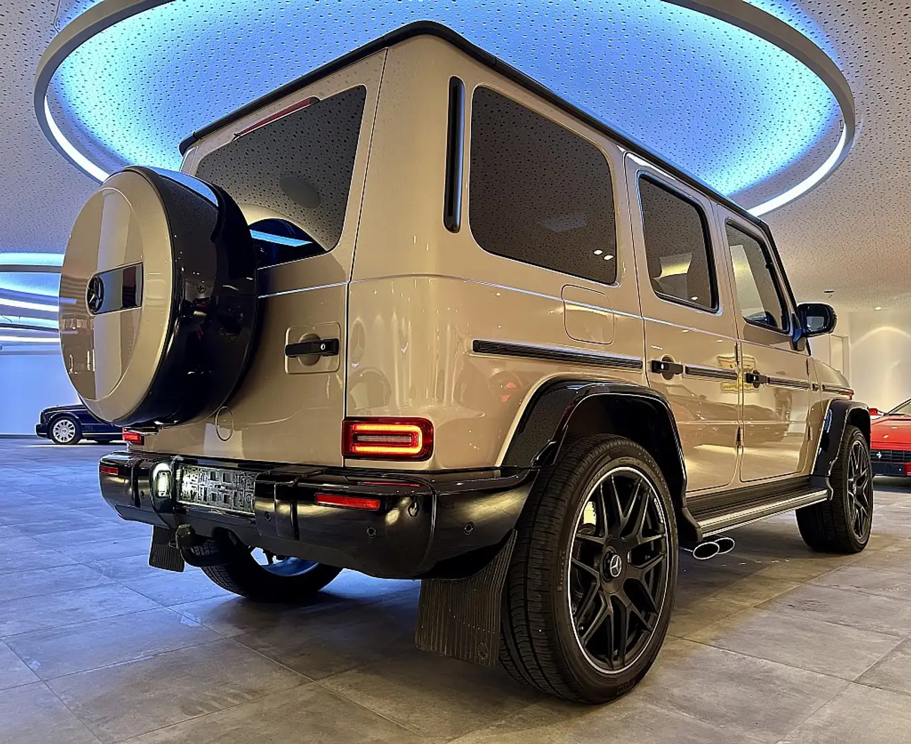 Mercedes-Benz G 63 AMG 4MATIC Aut. Beige - 2