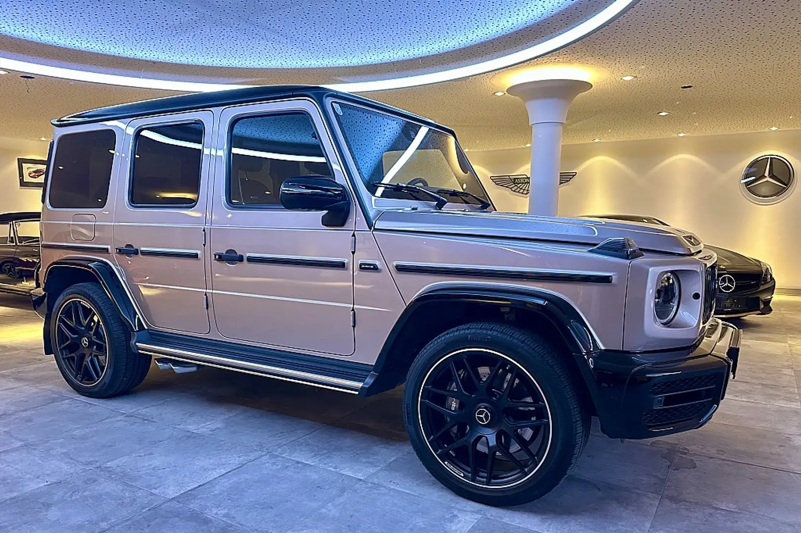 Mercedes-Benz G 63 AMG 4MATIC Aut. Beige - 1