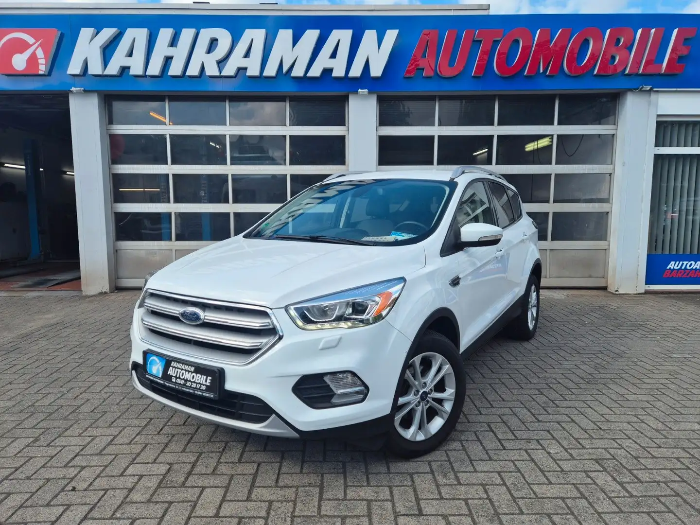Ford Kuga Titanium Weiß - 1