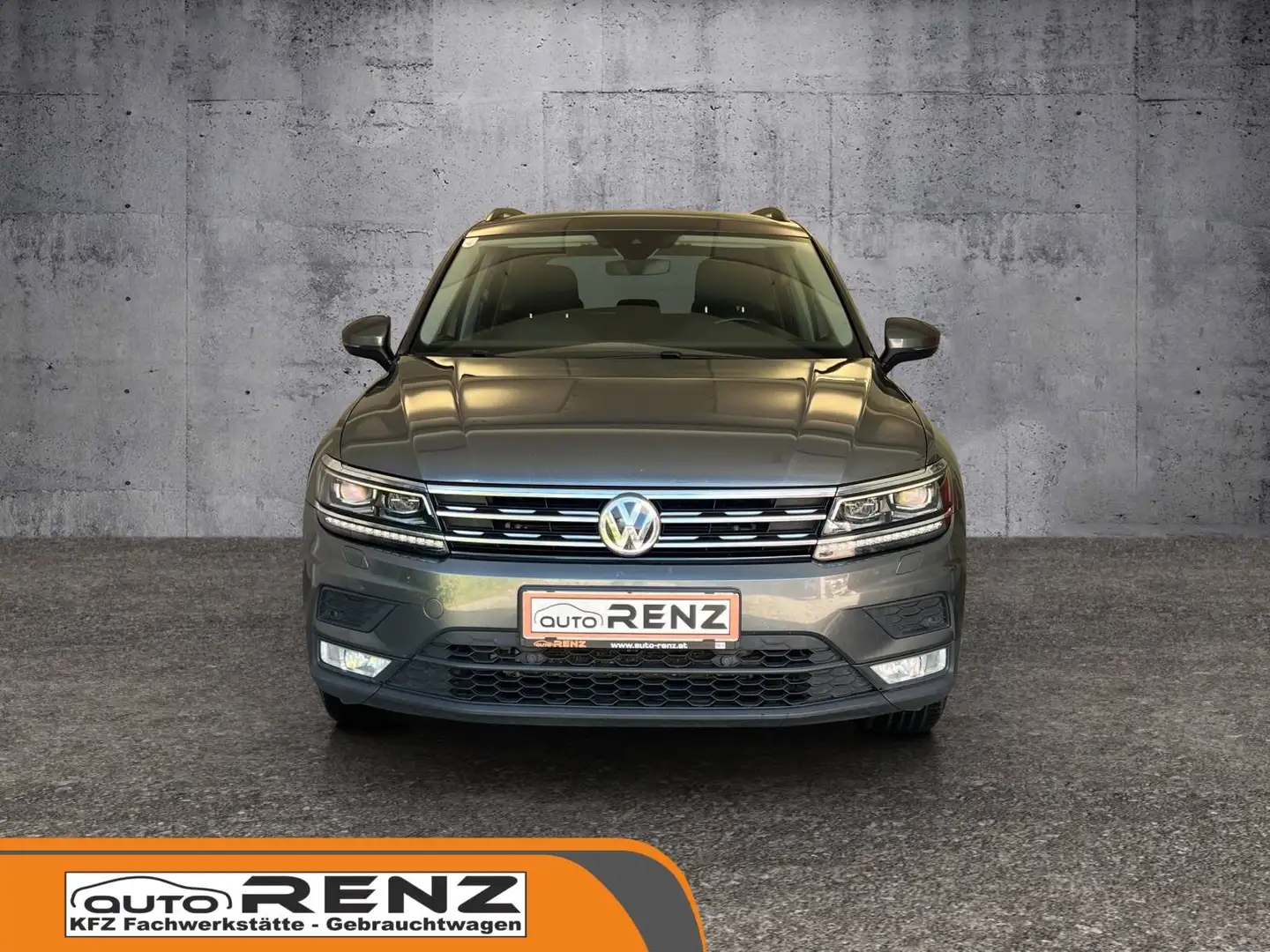 Volkswagen Tiguan Comfortline 4Motion Grau - 2