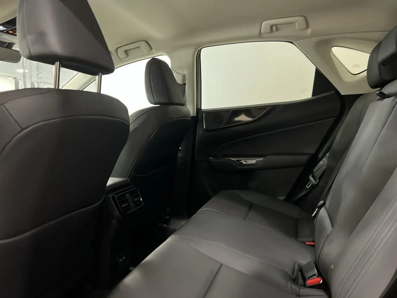 Lexus NX снимка Lexus NX