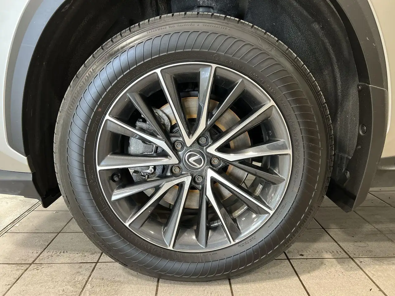 Lexus NX снимка Lexus NX