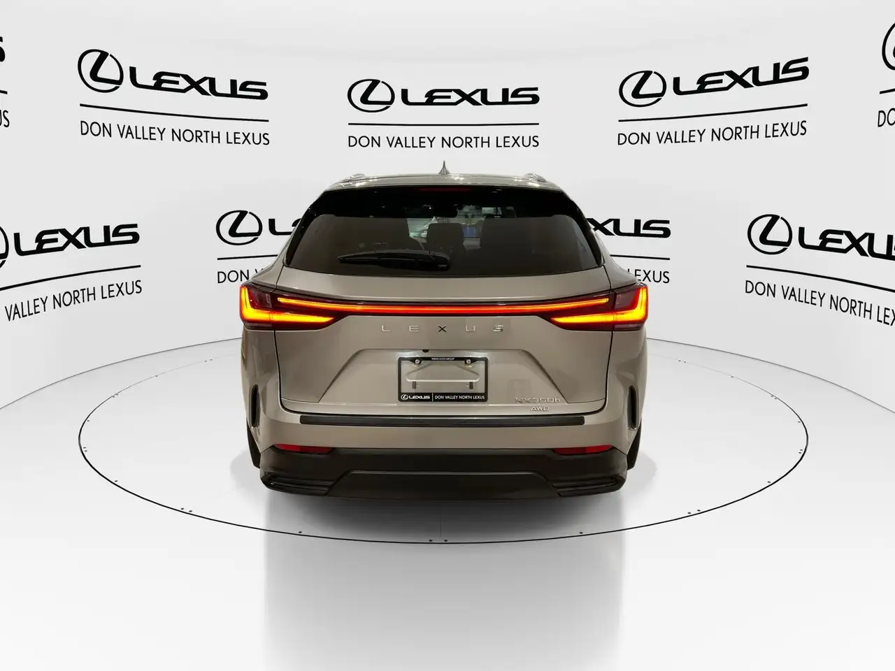 Lexus NX снимка Lexus NX