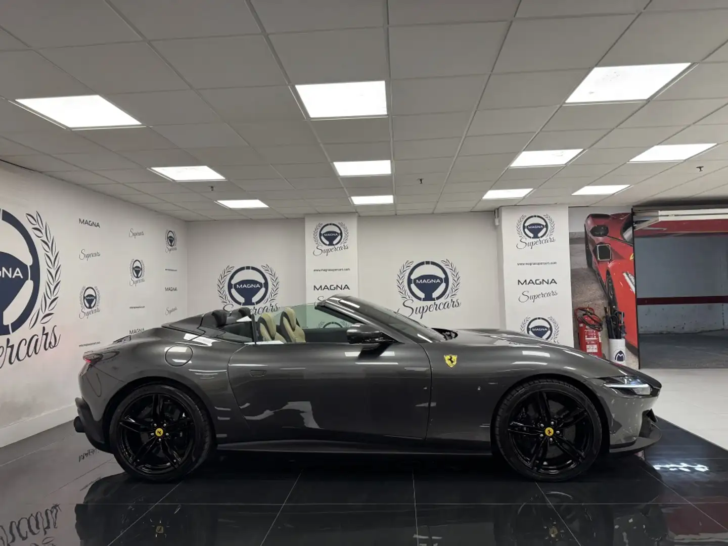 Ferrari Roma Descapotable Automático de 2 Puertas Grey - 2