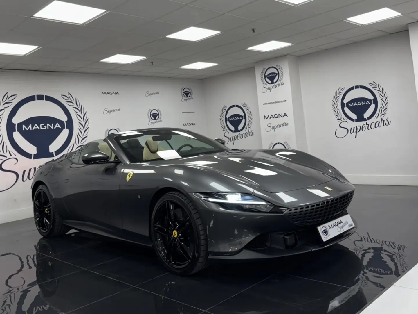 Ferrari Roma Descapotable Automático de 2 Puertas Grey - 1