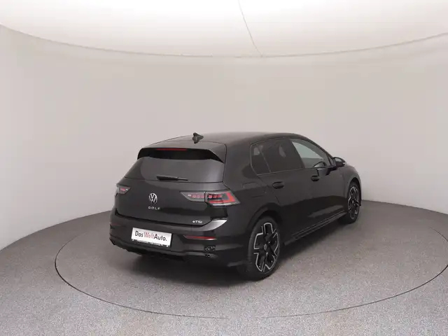 Volkswagen Golf view 4