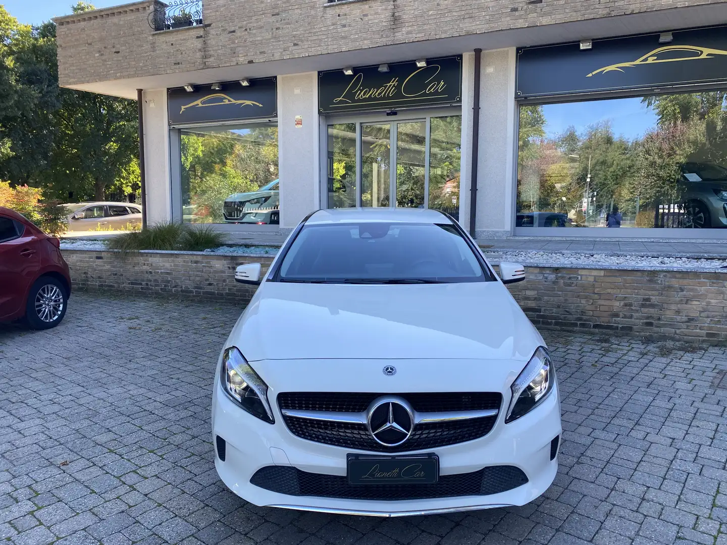 Mercedes-Benz A 180 Classe A - W176 d Premium auto my16 Bianco - 2