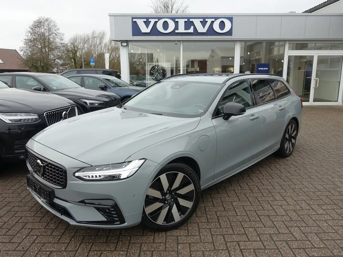 Volvo V90 Plus Dark T6 AWD Plug-in/360°Cam/HeadUp/BLIS Grau - 1