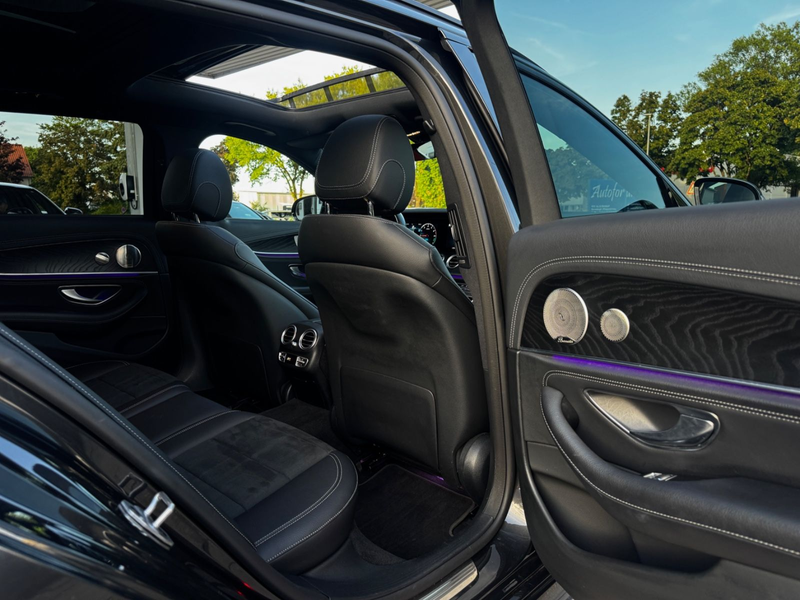Mercedes-Benz E 300 de AMG 4MATIC/PANO/BURMESTER/MEMORY/NIGHT — photo 10