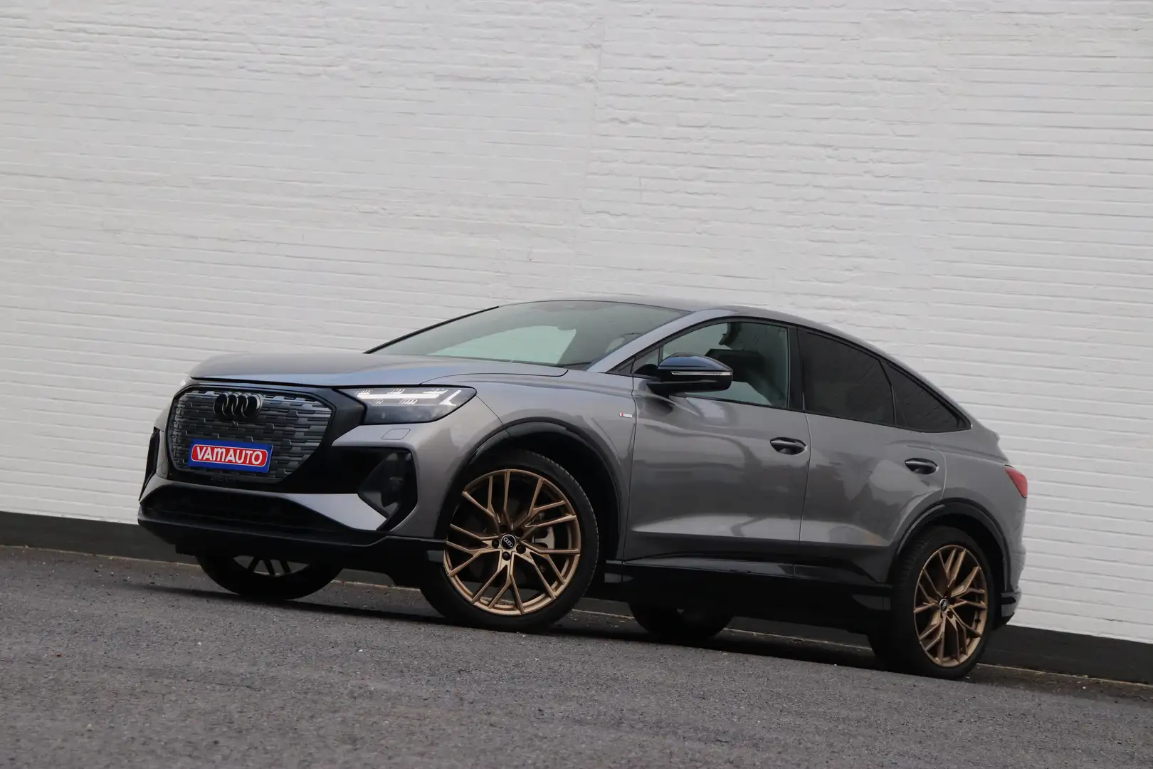 Audi Q4 e-tron 40 Sportback **Edition One Brons** - Matrix/Shadow Gris - 1