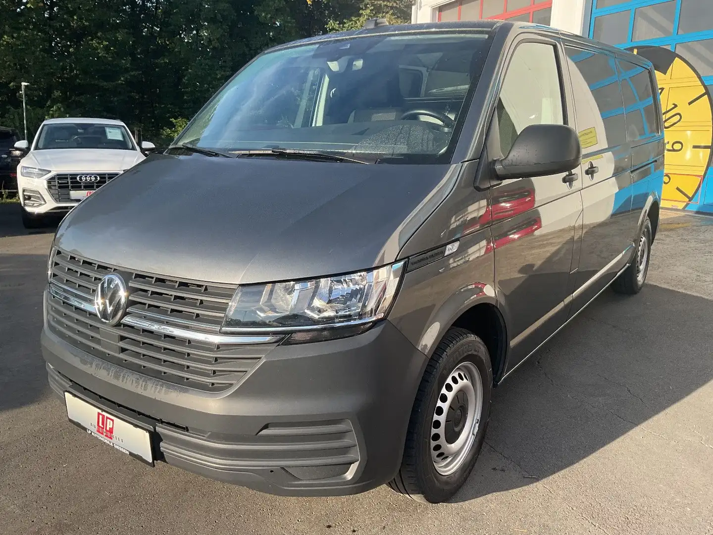 Volkswagen T6 Transporter T6.1 Transporter 2.0 TDI lang DSG Navi 1 Hand Grau - 1