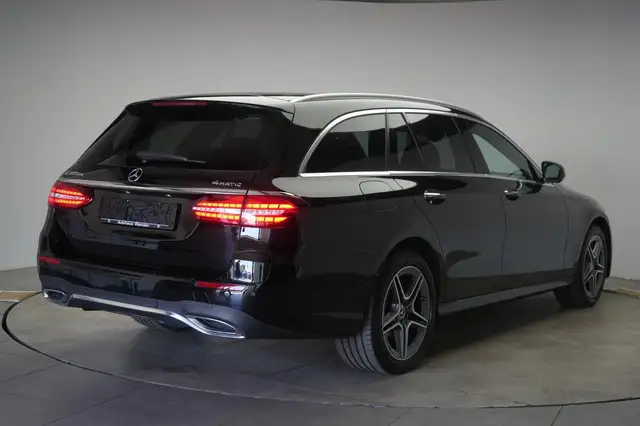 Mercedes-Benz E-Class view 6