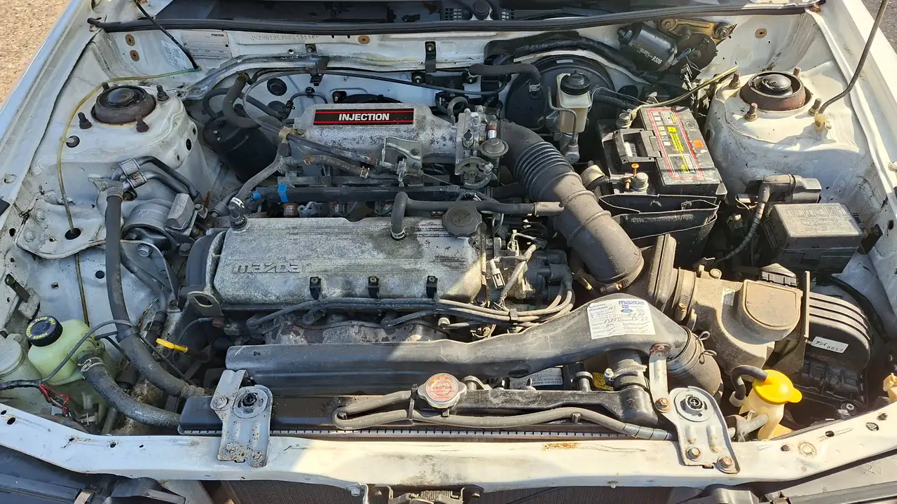 Mazda 323 1.6i GLX, foto 4