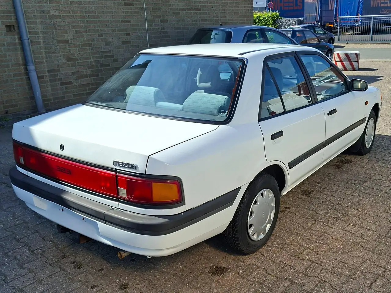 Mazda 323 1.6i GLX, foto 8