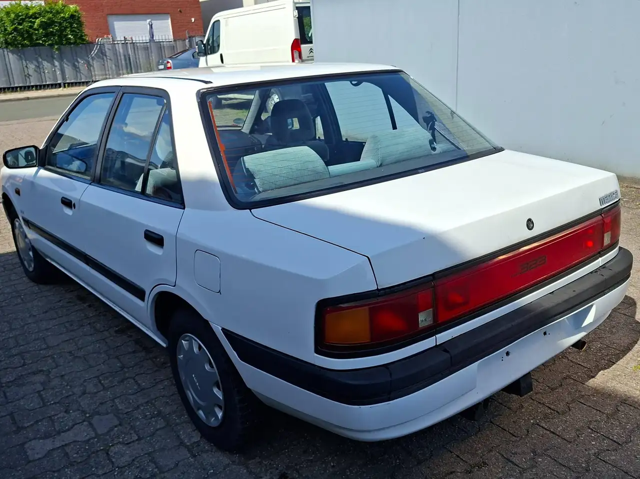 Mazda 323 1.6i GLX, foto 7