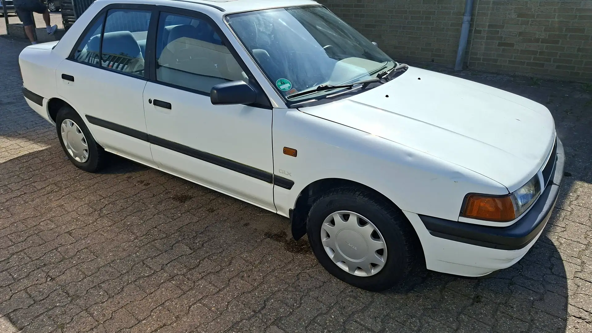 Mazda 323 323 1.6i GLX Weiß - 2