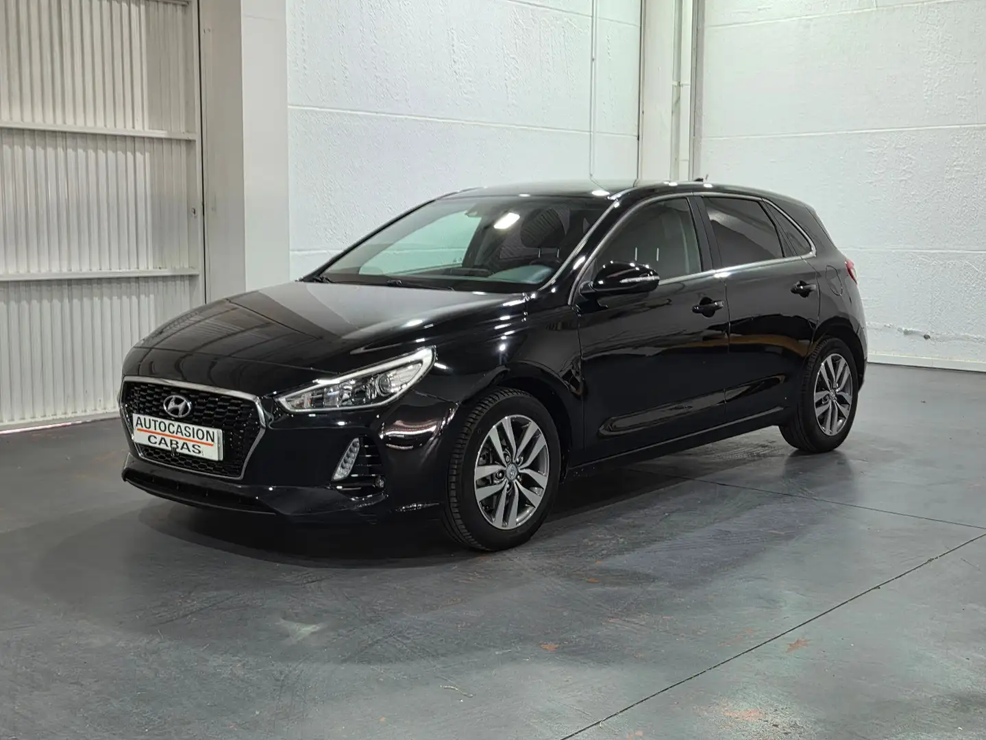 Hyundai i30 1.6CRDi Klass Max 110 Gris - 1