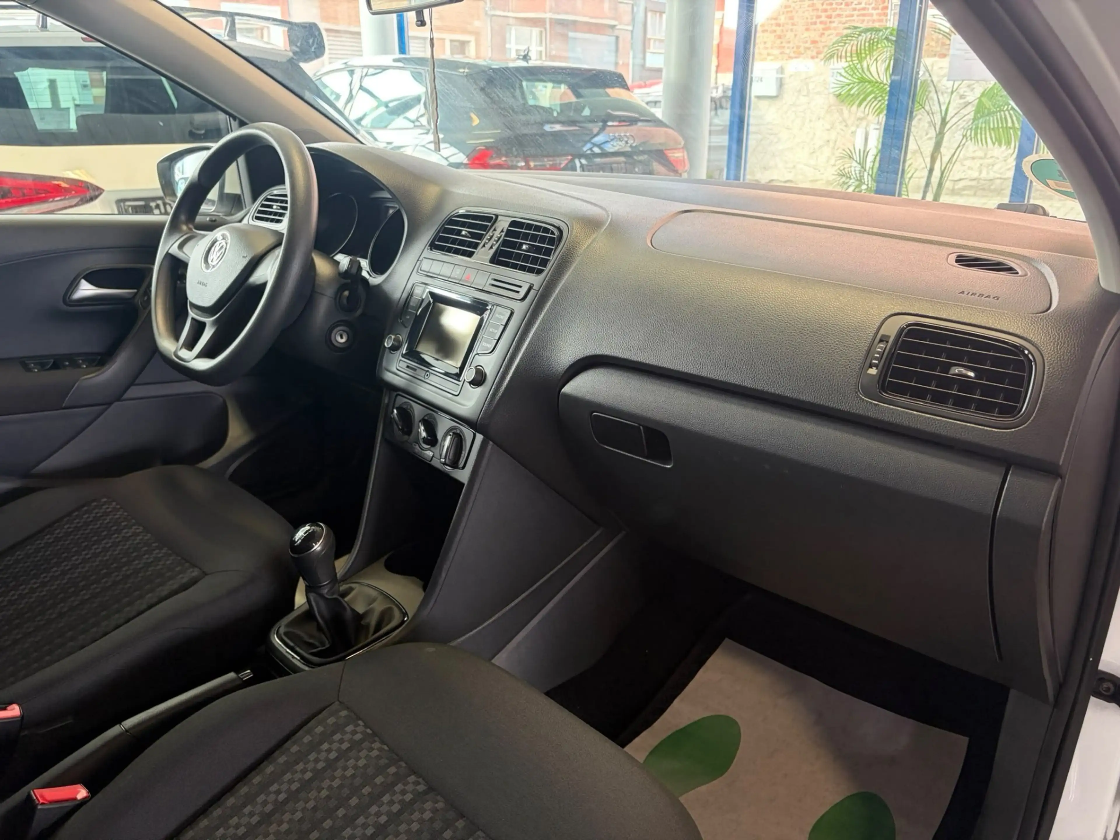Volkswagen Polo 5 PORTES AIRCO GARANTIE — photo 4