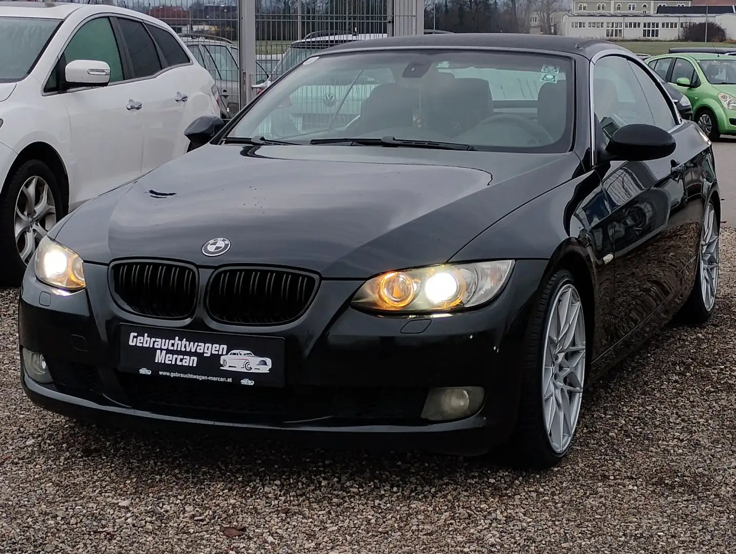 BMW 330 i Cabrio Österreich-Paket Aut. Schwarz - 1