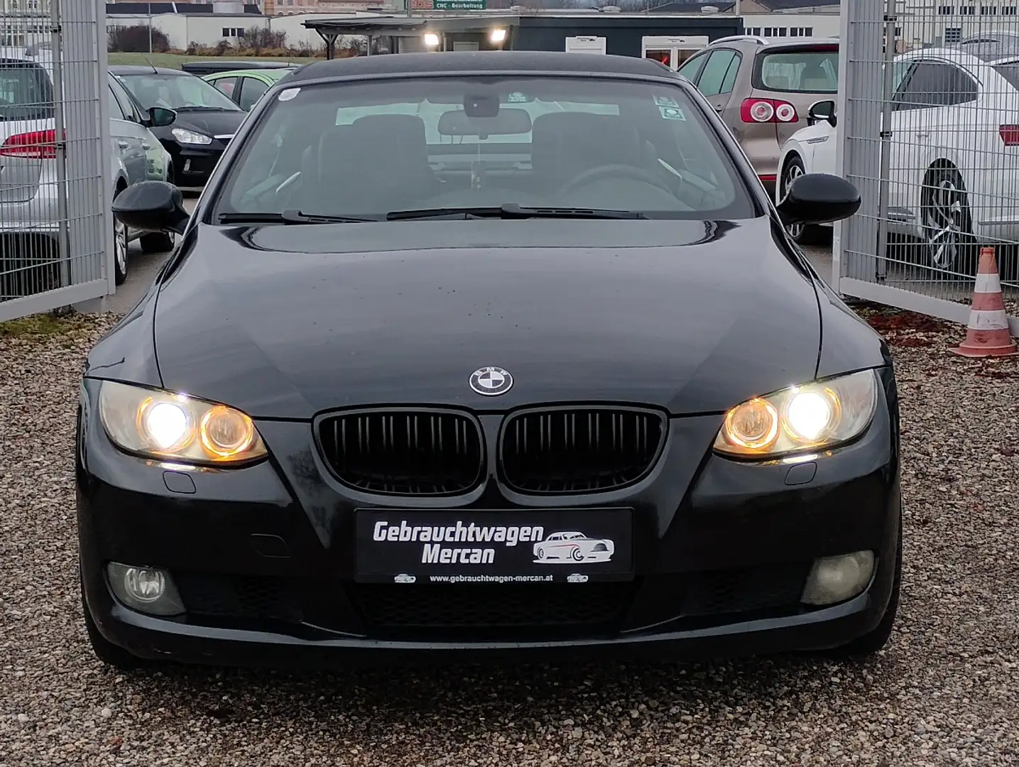 BMW 330 i Cabrio Österreich-Paket Aut. Schwarz - 2