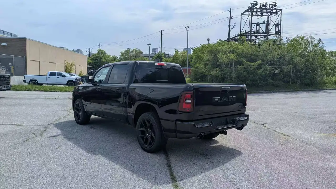 RAM 1500 снимка RAM 1500