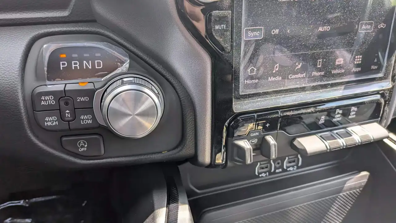 RAM 1500 снимка RAM 1500