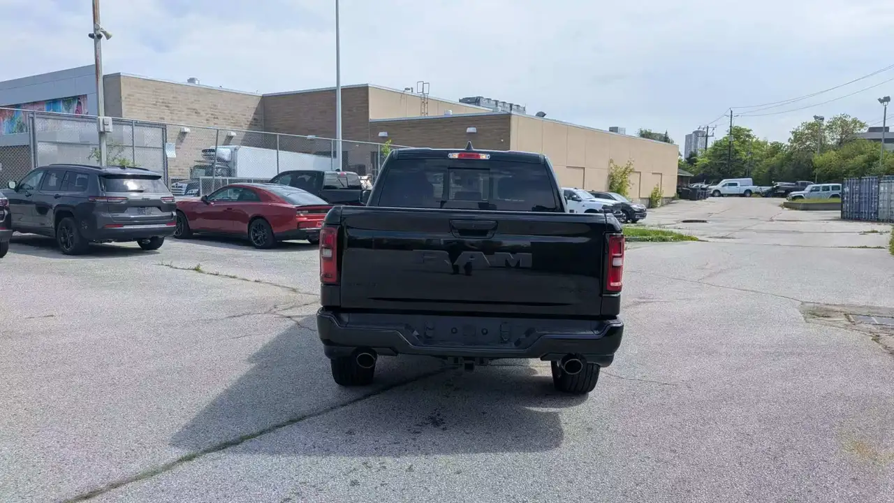 RAM 1500 снимка RAM 1500
