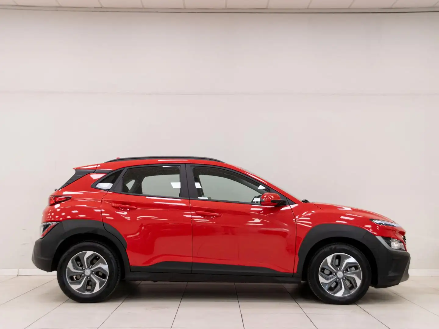 Hyundai KONA 1.6 GDI HEV Maxx DCT Rojo - 2