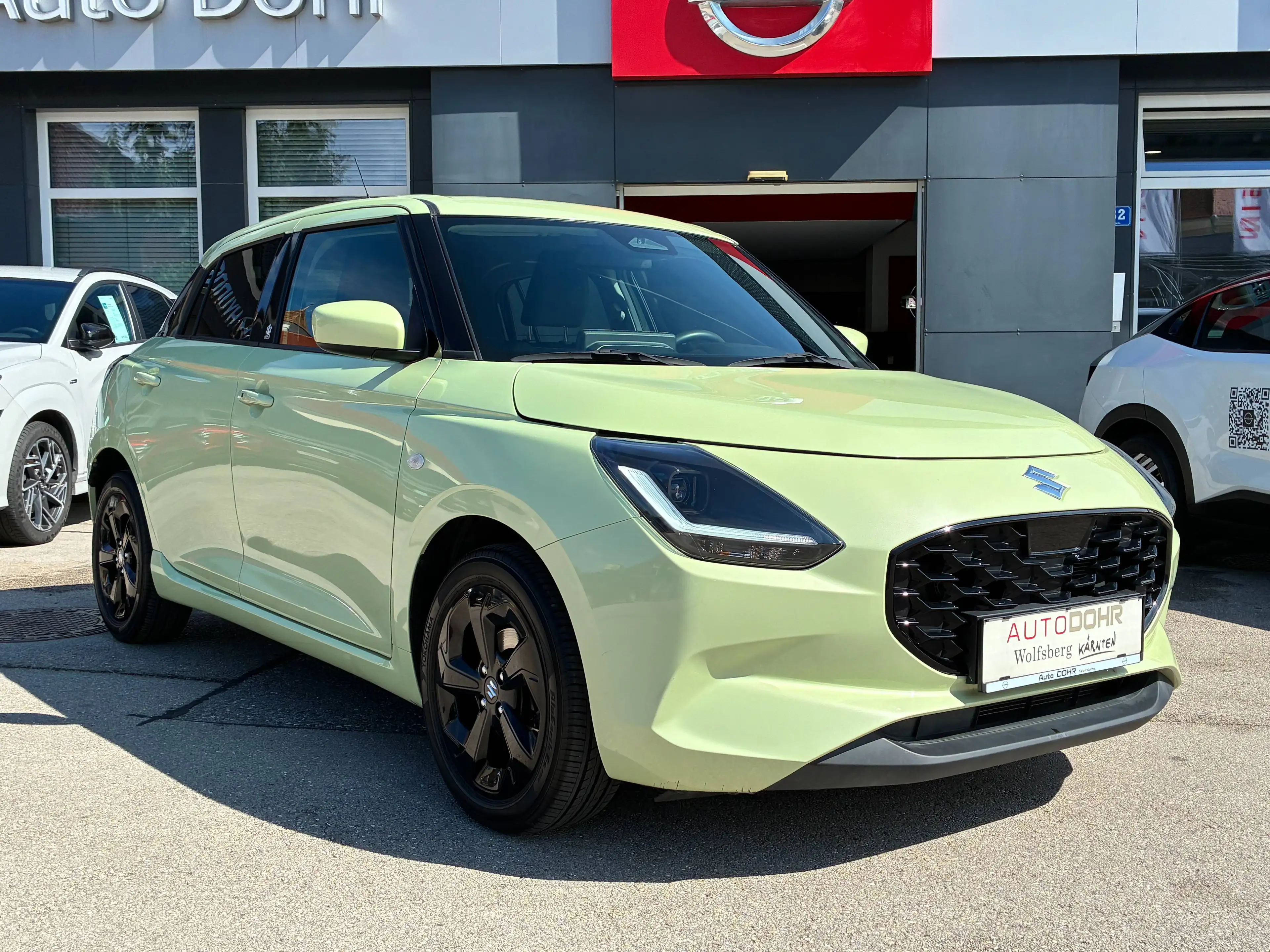 Suzuki Swift 1,2 Hybrid Shine — photo 2