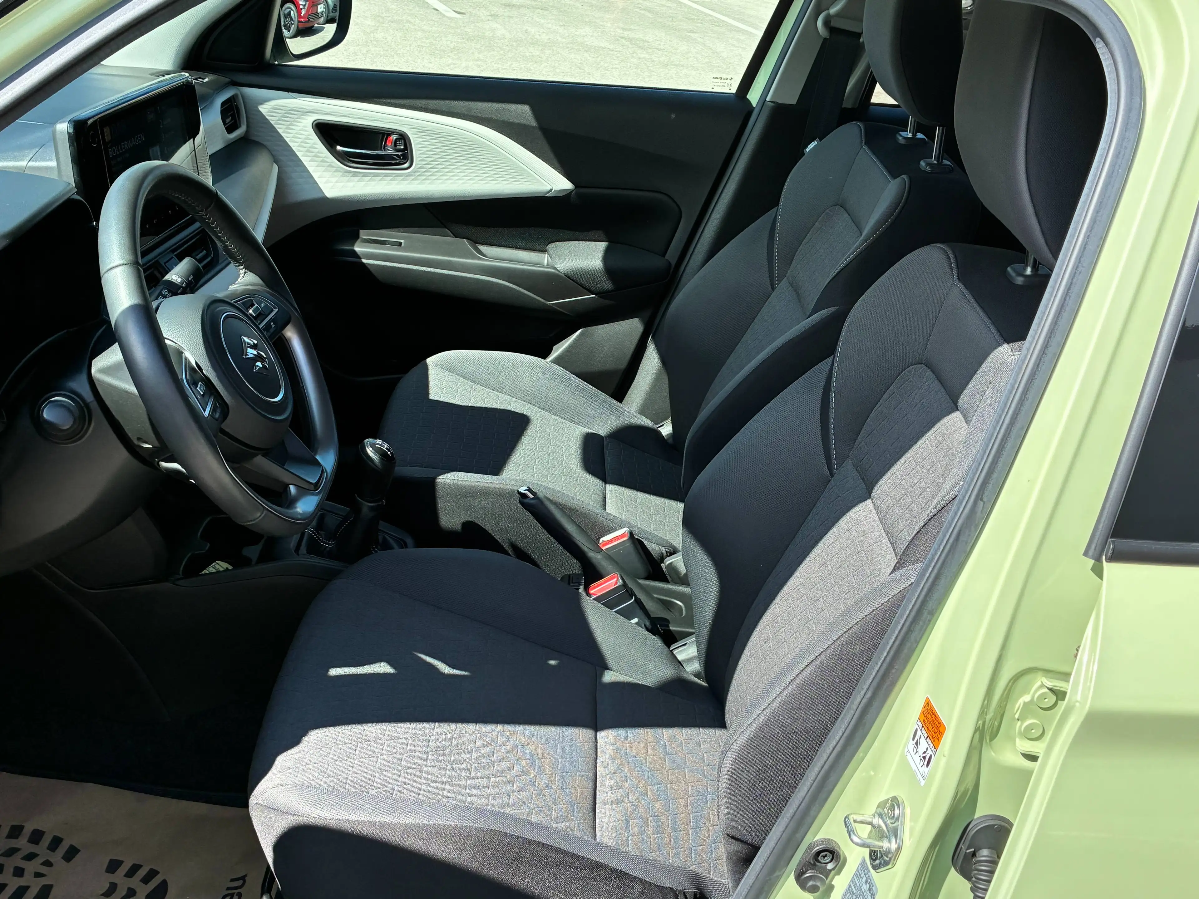 Suzuki Swift 1,2 Hybrid Shine — photo 7