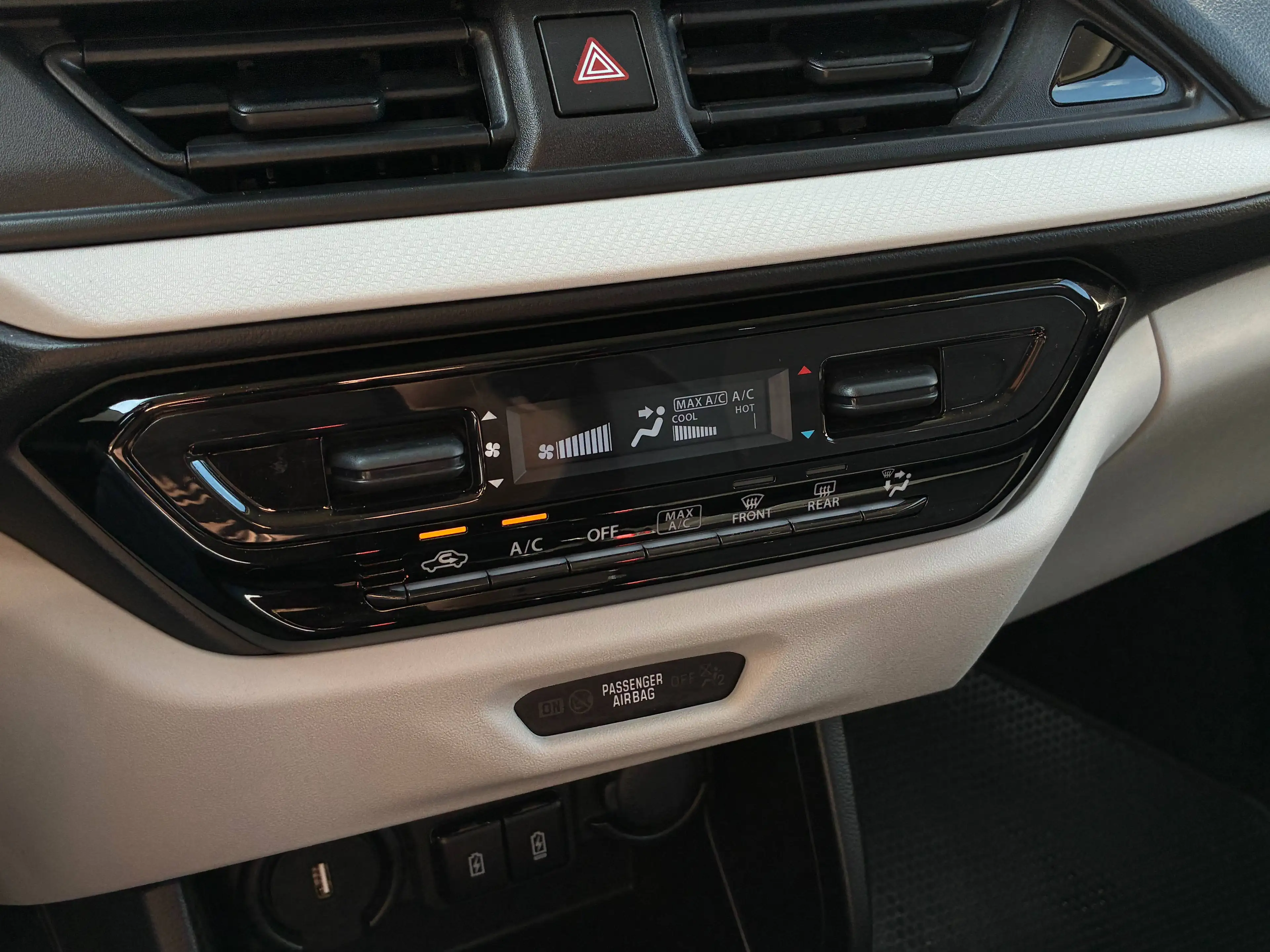 Suzuki Swift 1,2 Hybrid Shine — photo 13