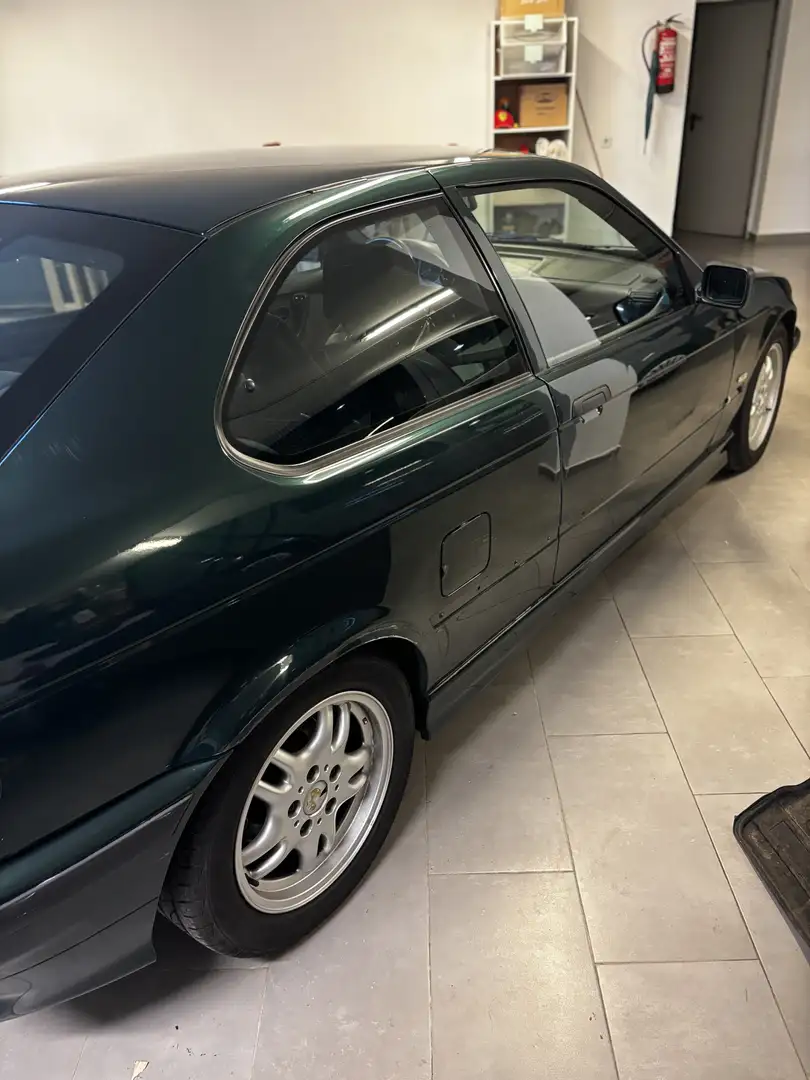 BMW 323 323i Compact - 2