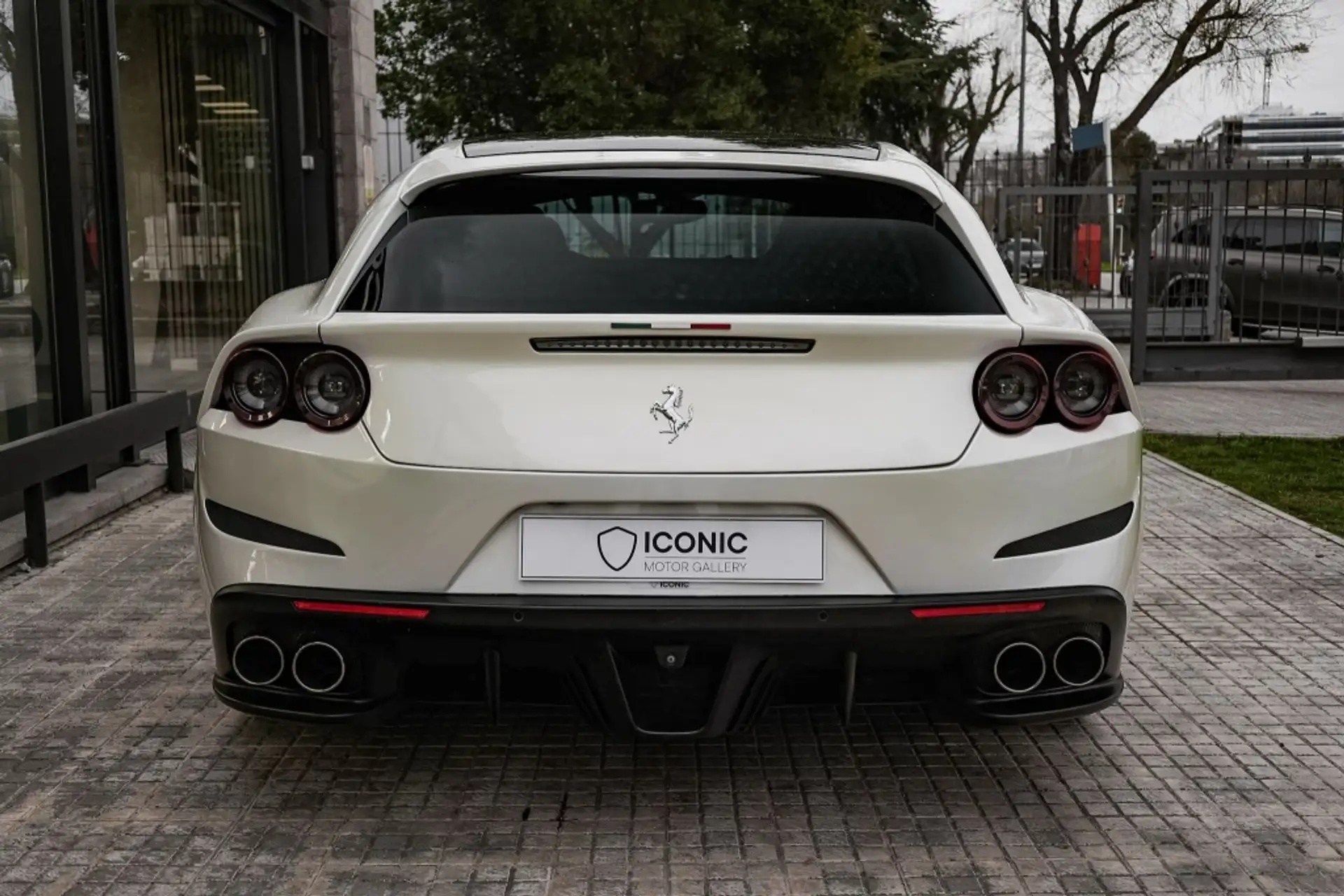 페라리 GTC4 루쏘 2017 흰색 사진 5