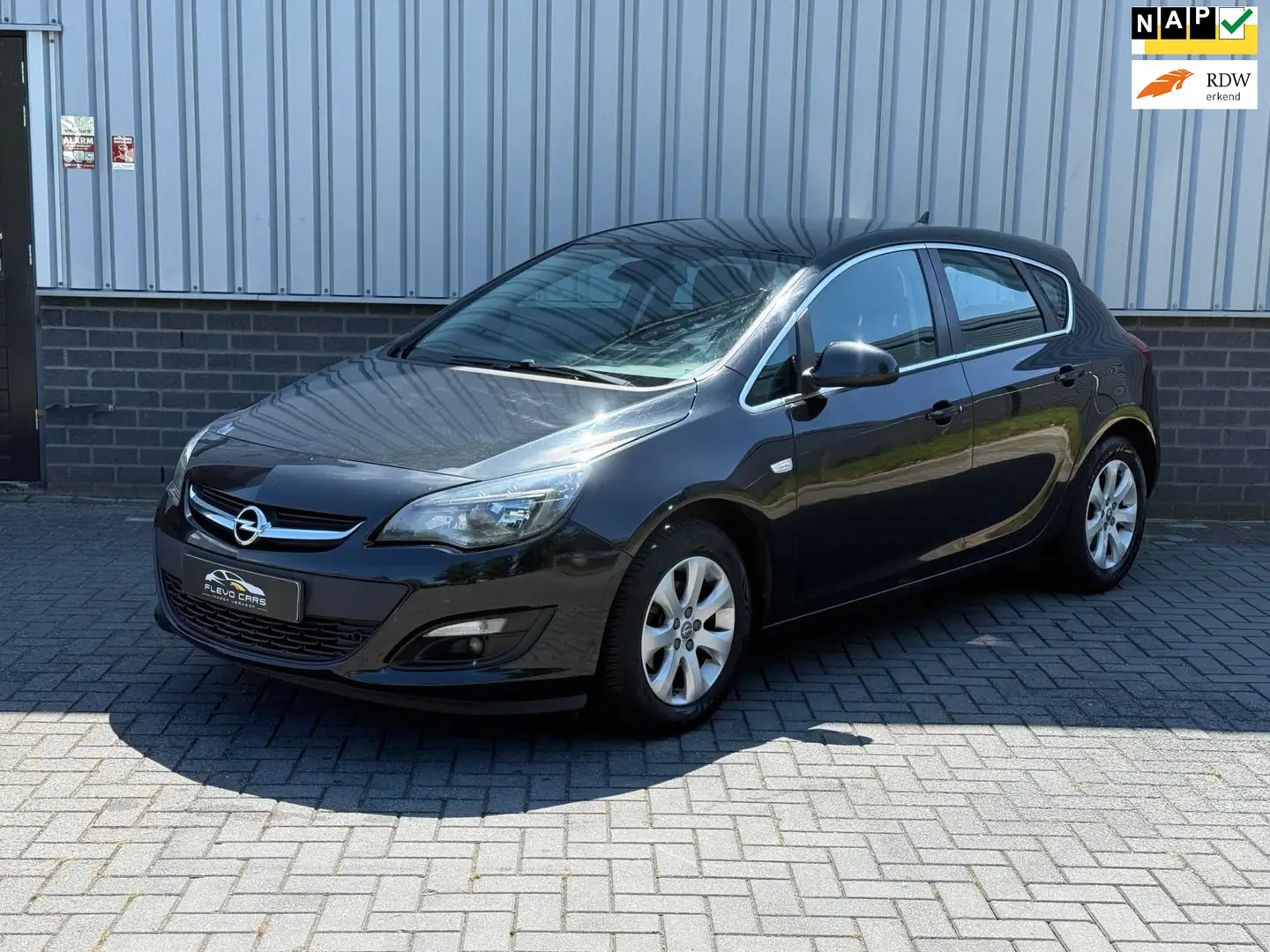 Opel Astra 1.4 Business + | Navi | Airco | CruiseControl| Zwart - 1