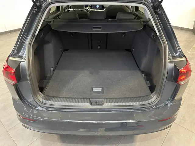 Volkswagen Golf view 6