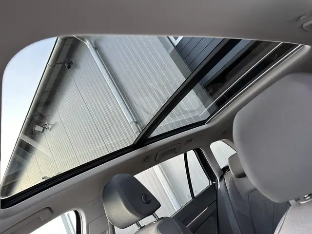 Volkswagen Golf view 10