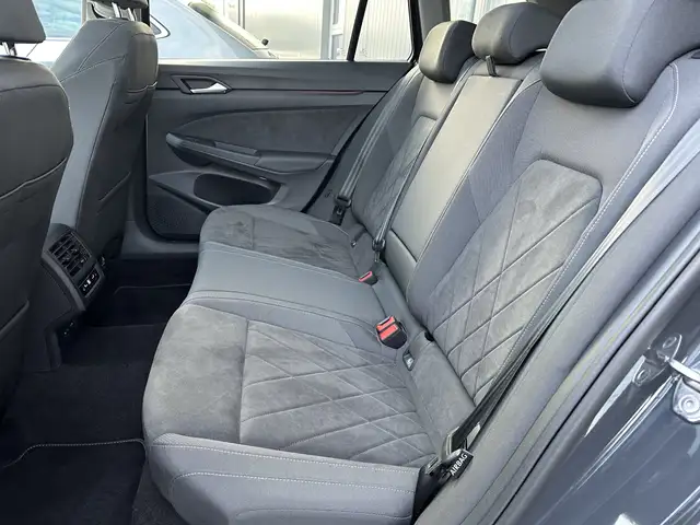 Volkswagen Golf view 11