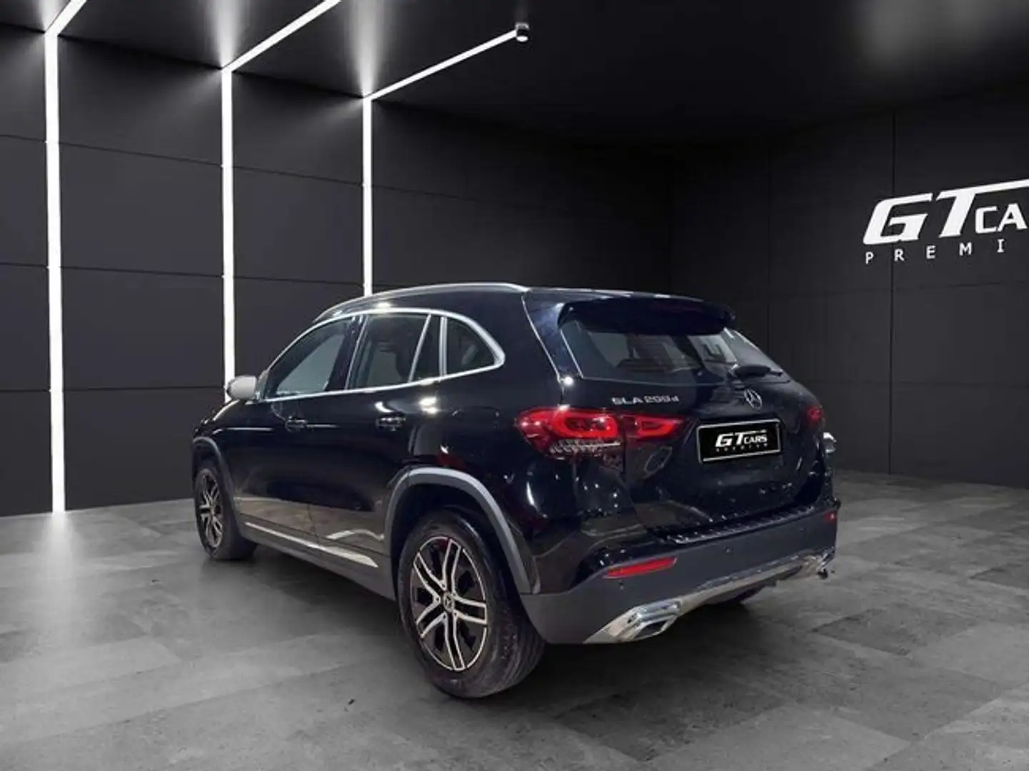 Mercedes-Benz GLA 200 200d Progressive Negro - 2