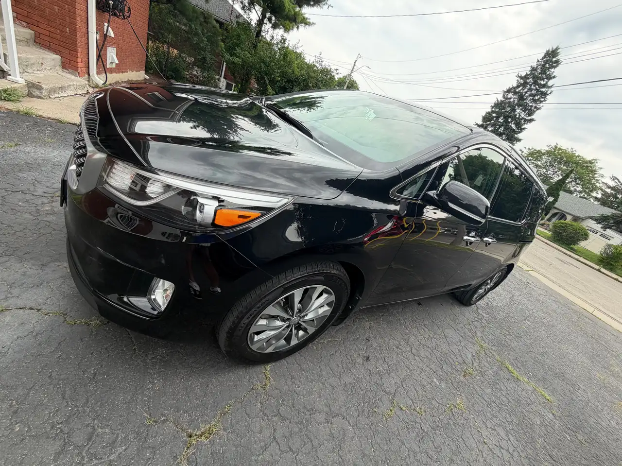 Kia Sedona снимка Kia Sedona