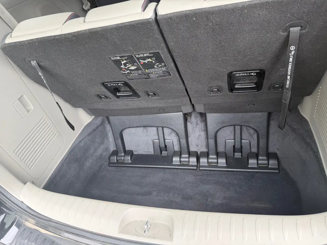 Kia Sedona снимка Kia Sedona