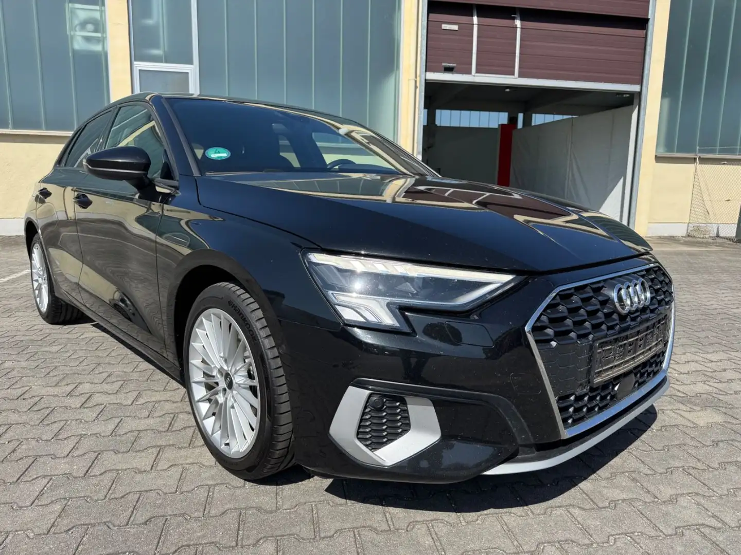 Audi A3 Sportback 35 TDI Advanced°FACELIFT°LED°NAVI° Zwart - 1