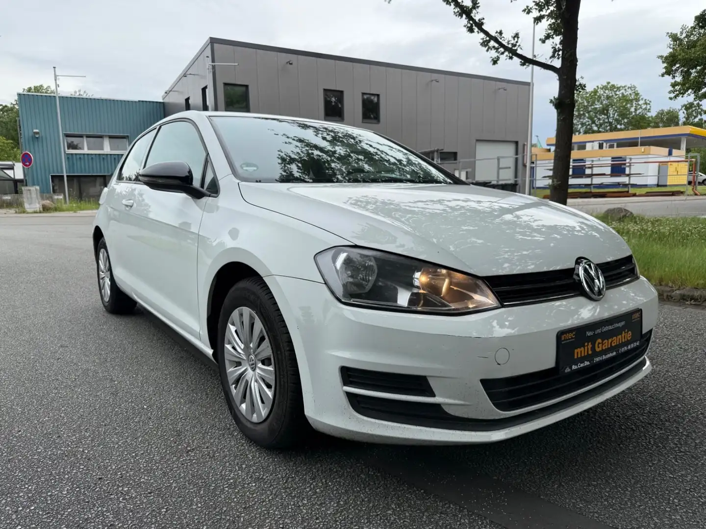 Volkswagen Golf VII Lim. Trendline BMT Blanc - 2