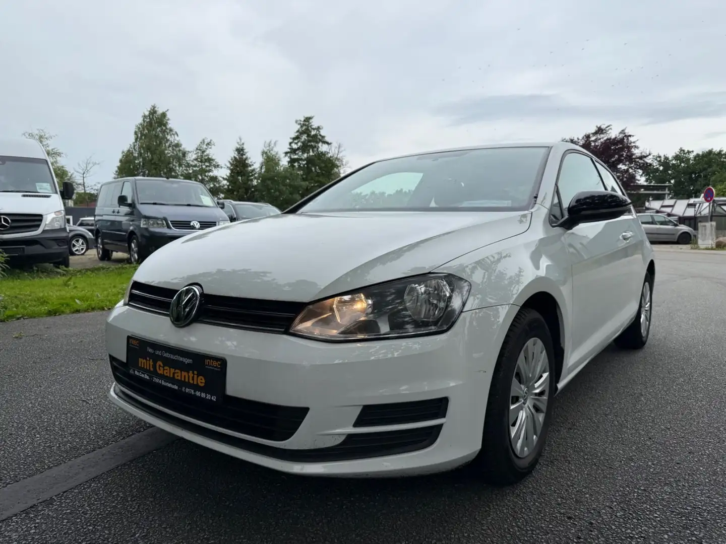 Volkswagen Golf VII Lim. Trendline BMT Blanc - 1