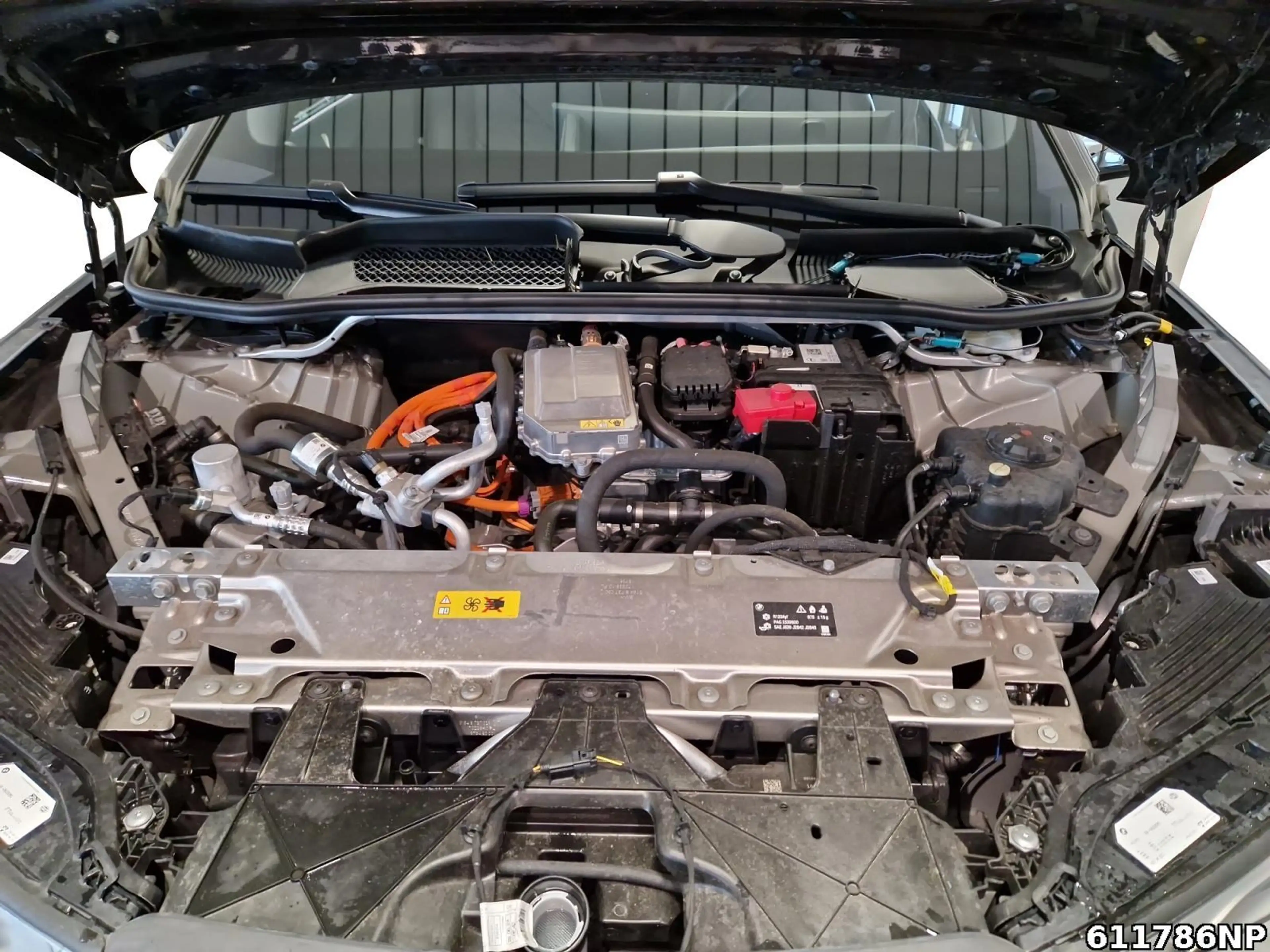 BMW iX xDrive40 — photo 7